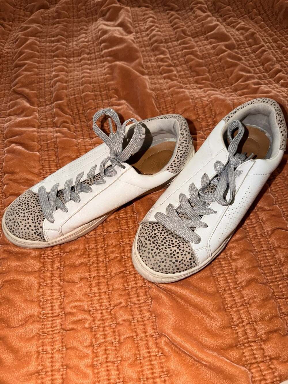Universal Thread Cadey Sneakers White Leopard Print